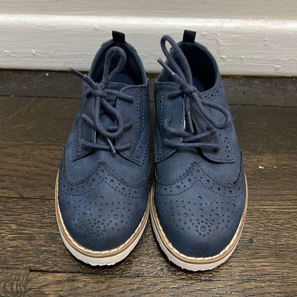 Size 9 blue H&M wingbacks